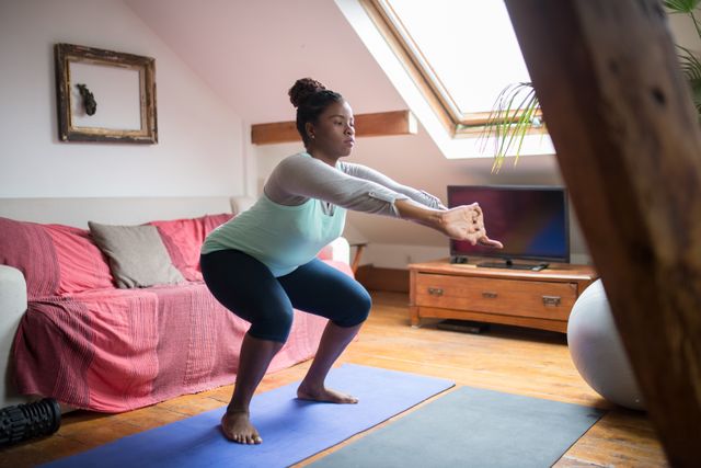 photo or short clip of a bodyweight squat